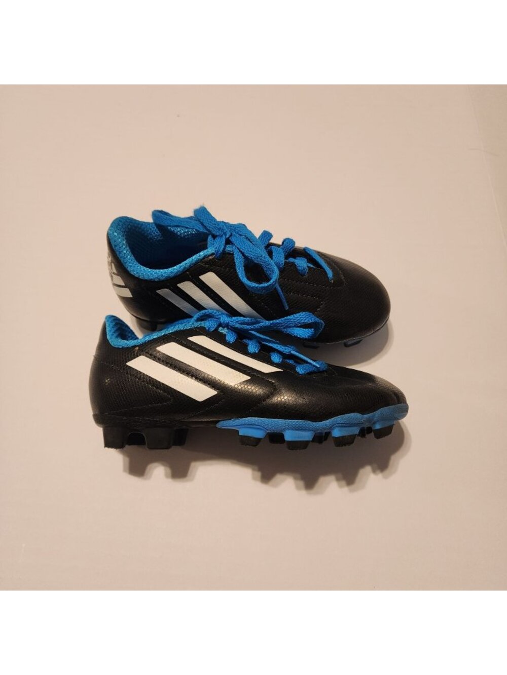 Adidas soccer cleats sz 11 Kids blue black activewear performance sporty